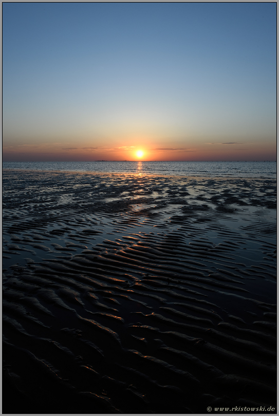 Sonnenuntergang im Watt... Cuxhaven *Nordsee* vor Duhnen, Duhner Watt mit Blick in Richtung Neuwerk