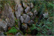 tiefe Klüfte und Spalten... Felsenmeer *Sauerland*, Geotop bei Hemer